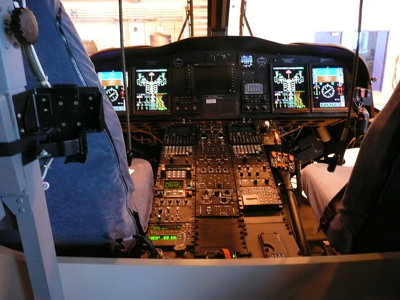 Leonardo AW139 — Poste de pilotage (illustration)